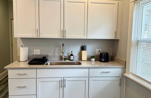 Cleveland Apartment | This apartment is a 1 bedroom(s), 1 bathrooms, located in Cleveland, OH.