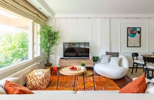 Emirgan Mahallesi Apartment | This apartment is a 2 bedroom(s), 1 bathrooms, located in Sarıyer, İstanbul.