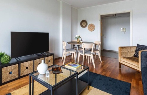 Etiler Apartment | This apartment is a 2 bedroom(s), 1 bathrooms, located in Beşiktaş, İstanbul.