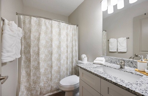 Chapel Hill Apartment | This apartment is a 2 bedroom(s), 2 bathrooms, located in Carrboro, NC.