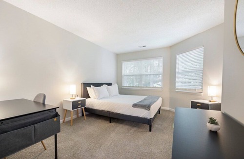Carrboro Apartment | This apartment is a 2 bedroom(s), 2 bathrooms, located in Carrboro, NC.