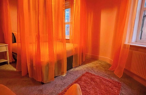 Manchester City Centre Apartment | This apartment is a 3 bedroom(s), 1.5 bathrooms, located in Manchester, England.