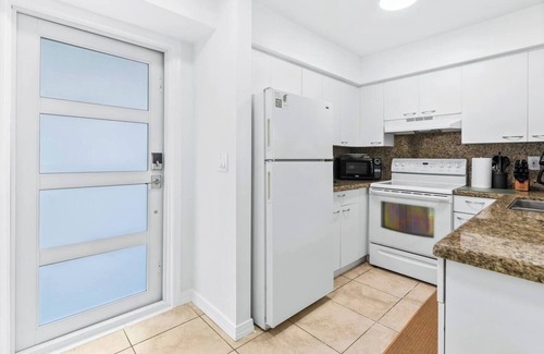 Mission Bay Apartment | This apartment is a 2 bedroom(s), 2 bathrooms, located in Boca Raton, FL.