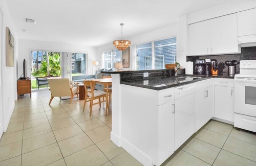 Boca Raton Apartment | This apartment is a 2 bedroom(s), 2 bathrooms, located in Boca Raton, FL.