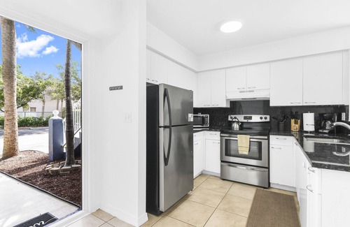 Mission Bay Apartment | This apartment is a 3 bedroom(s), 2 bathrooms, located in Boca Raton, FL.