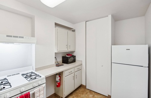 Downtown Harrisburg Apartment | This apartment is a 1 bedroom(s), 1 bathrooms, located in Harrisburg, PA.