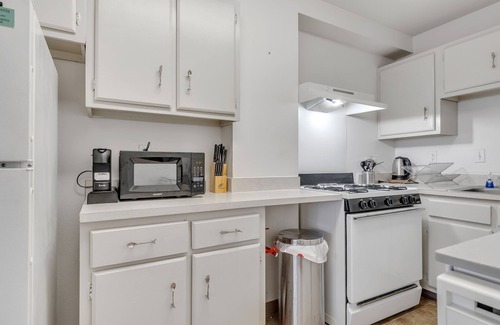 Downtown Harrisburg Apartment | This apartment is a 1 bedroom(s), 1 bathrooms, located in Harrisburg, PA.