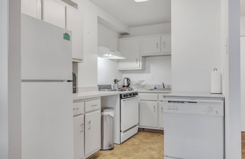 Downtown Harrisburg Apartment | This apartment is a 1 bedroom(s), 1 bathrooms, located in Harrisburg, PA.