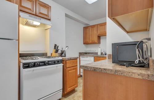 Downtown Harrisburg Apartment | This apartment is a 1 bedroom(s), 1 bathrooms, located in Harrisburg, PA.