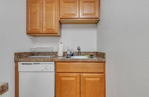 Downtown Harrisburg Apartment | This apartment is a 1 bedroom(s), 1 bathrooms, located in Harrisburg, PA.