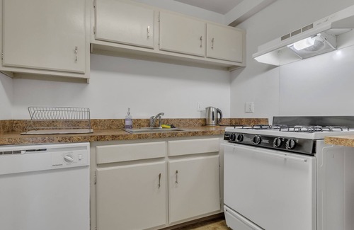 Downtown Harrisburg Apartment | This apartment is a 2 bedroom(s), 1 bathrooms, located in Harrisburg, PA.