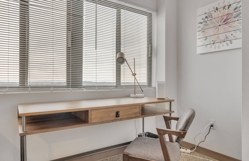 Downtown Harrisburg Apartment | This apartment is a 2 bedroom(s), 1 bathrooms, located in Harrisburg, PA.