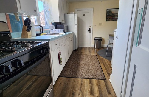 West Roxbury House | This Apartment is an great aerie in Boston