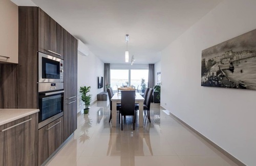 Ta' Pennellu Apartment | This apartment is a 3 bedroom(s), 3 bathrooms, located in Il-Mellieħa, null.