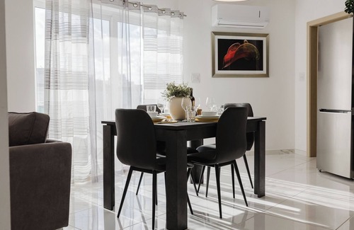Mellieha Apartment | This apartment is a 3 bedroom(s), 2 bathrooms, located in Il-Mellieħa, null.