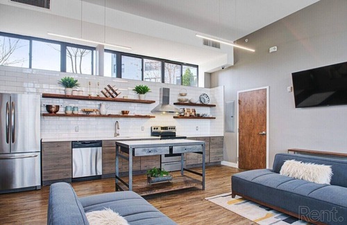 East Falls Apartment | This apartment is a 2 bedroom(s), 1 bathrooms, located in Philadelphia, PA.