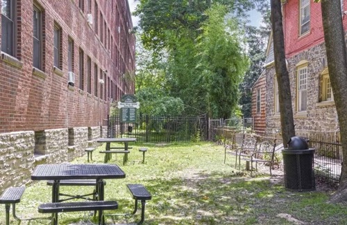 Germantown Apartment | This apartment is a 0 bedroom(s), 1 bathrooms, located in Philadelphia, PA.