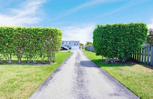 Hollywood Apartment | This apartment is a 1 bedroom(s), 1 bathrooms, located in Fort Lauderdale, FL.