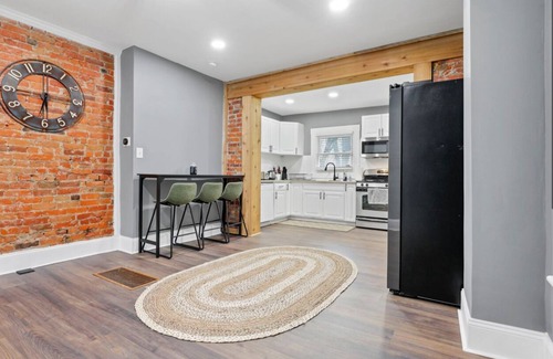 Italian Village Apartment | This apartments is centrally located making it convenient and enjoyable stay!