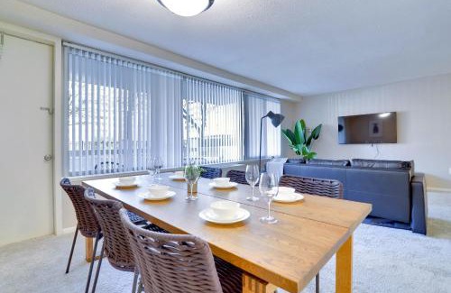 Aurora Highlands Apartment | This Apt is Perfect For Business Trips or a Relaxing Vacation