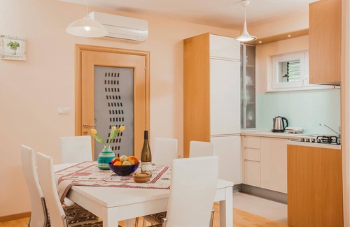 Donji Prolozac House | This beautiful single-storey holiday home is located in Proloac Donji near the town of Imotski.