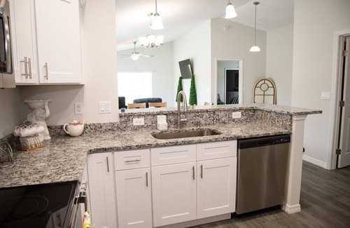Sebring House | This BRAND NEW 3 bd, 2 bath home located near the Highlands Hammock State Park.