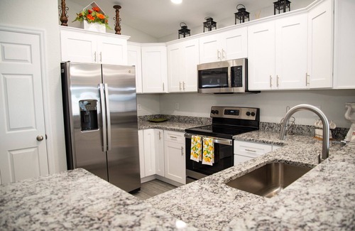 Sebring House | This BRAND NEW 3 bd, 2 bath home located near the Highlands Hammock State Park.