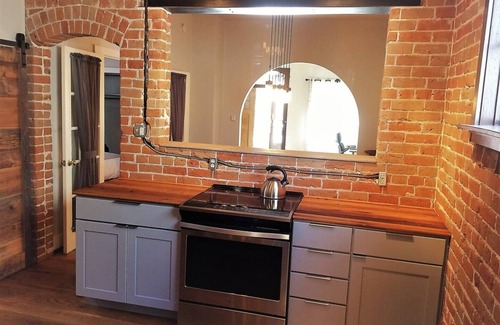 Salida House | This bungalow is a 2 bedroom(s), 1 bathrooms, located in Salida, CO.