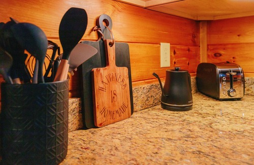Almond Cabin | This cabin is a 1 bedroom(s), 1 bathrooms, located in Almond, NC.