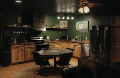 Middle Grove Cabin | This cabin is a 1 bedroom(s), 1 bathrooms, located in Middle Grove, NY.