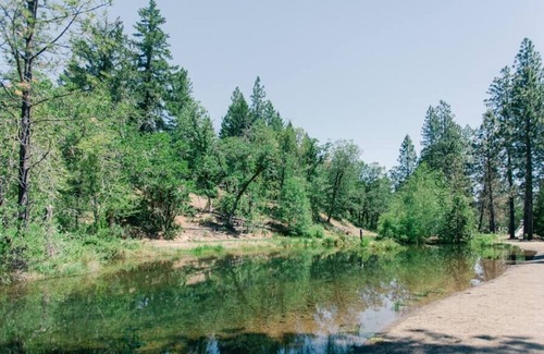 Cave Junction Cabin | This cabin is a 3 bedroom(s), 2 bathrooms, located in O'Brien, OR.