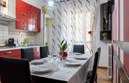 Altopascio Apartment | This colourful and comfortable holiday apartment welcomes you to the heart of Altopascio.