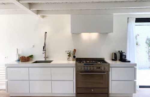 Ouddorp House | This completely renovated, tastefully decorated bungalow (non-smoking) is located within walking distance (1.5 km) of the Ouddorp beach.