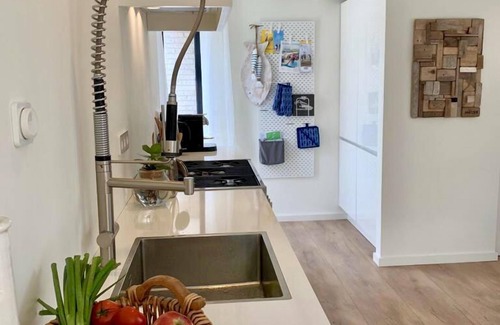 Ouddorp House | This completely renovated, tastefully decorated bungalow (non-smoking) is located within walking distance (1.5 km) of the Ouddorp beach.
