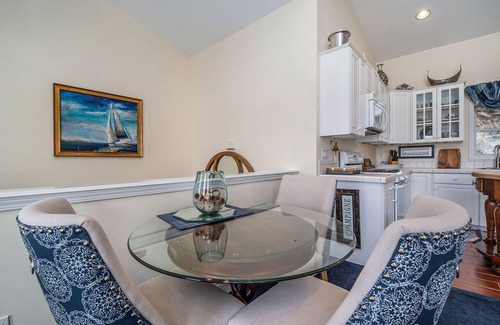 Harbor Springs Condo | This condominium is a 2 bedroom(s), 2 bathrooms, located in Harbor Springs, MI.