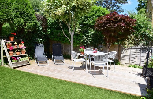 Blockley Cottage | This contemporary cottage enjoys a peaceful location in an elevated position.