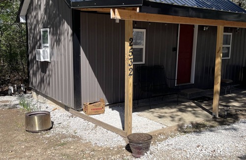 Calico Rock Apartment | This cozy cabin is less than 1 mile from Lake Norfork and Jordan Recreation area