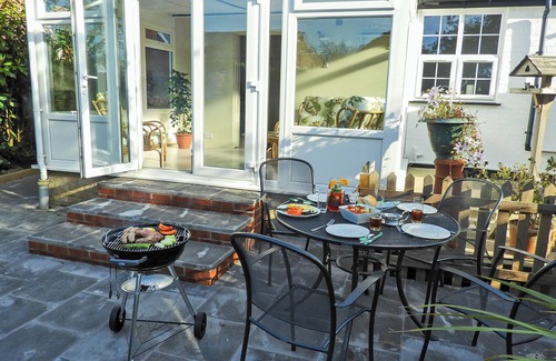 Hopton on Sea Cottage | This delightful cottage provides a ‘home from home’ at a seaside location.