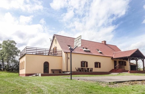Zlocieniec House | This exclusive vacation home was renovated in 2006 and offers plenty of comfort for relaxing days.