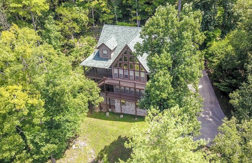 Townsend House | This Gorgeous home is perfect for gatherings very spacious and wonderful views