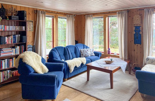 Øvre Ramse House | This high-quality vacation home welcomes you to Hillestadheia.