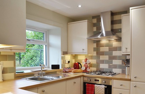 Ceres Cottage | This holiday property makes for a great romantic getaway.
