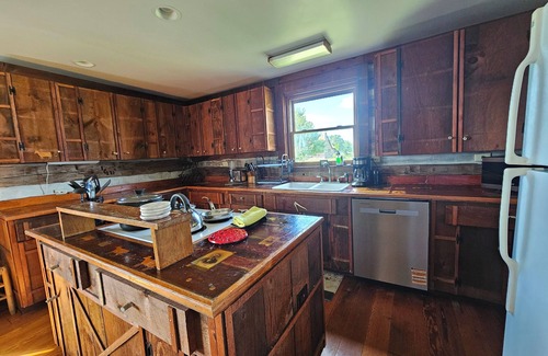 Winchester House | This house is a 2 bedroom(s), 2 bathrooms, located in Winchester, VA.