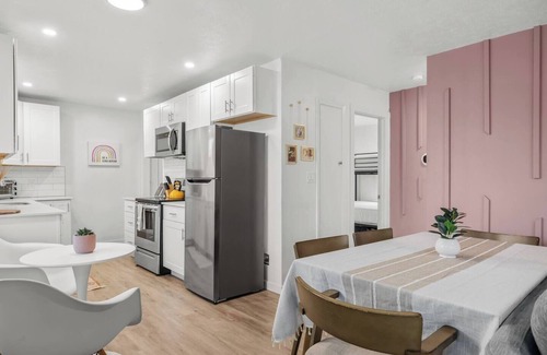 Veterans Park House | This house is a 2 bedroom(s), 1 bathrooms, located in Boise, ID.