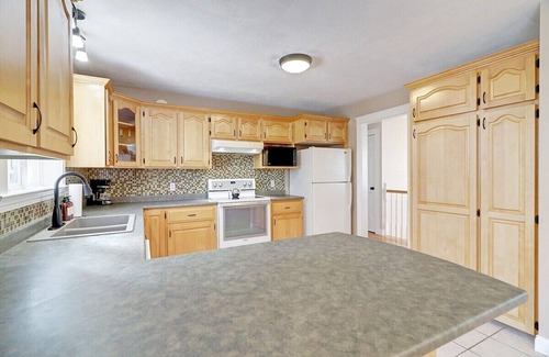 Fredericton House | This house is a 3 bedroom(s), 2 bathrooms, located in Fredericton, NB.