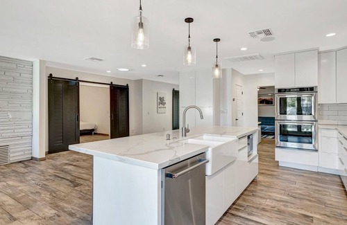 University Estates House | This house is a 4 bedroom(s), 4 bathrooms, located in Tempe, AZ.