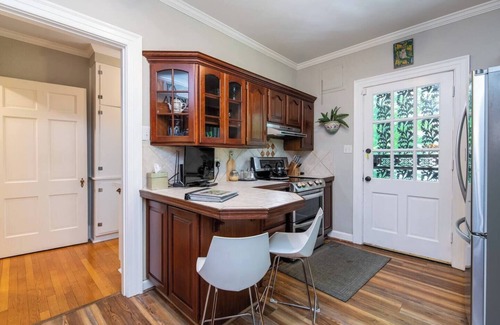 Lexington House | This house is a 5 bedroom(s), 4.5 bathrooms, located in Lexington, KY.