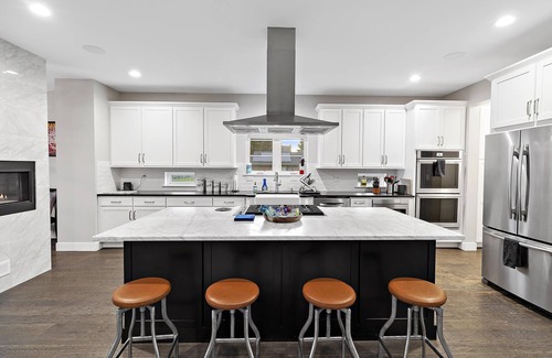 Skyland House | This house is a 6 bedroom(s), 4.5 bathrooms, located in Denver, CO.