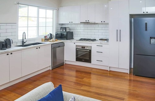 Ballarat House | This house is a 3 bedroom(s), 1 bathrooms, located in Ballarat Central, VIC.