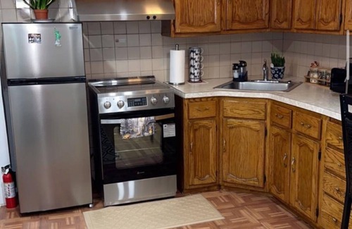 North Bergen House | This is a cozy studio, located in close proximity to NY!